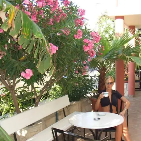 Lefka Ori - فندق خانيا